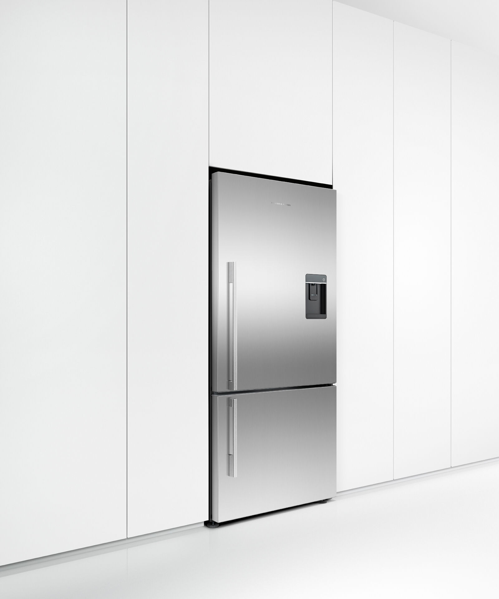 Freestanding Refrigerator Freezer, 79cm, 493L, Ice & Water