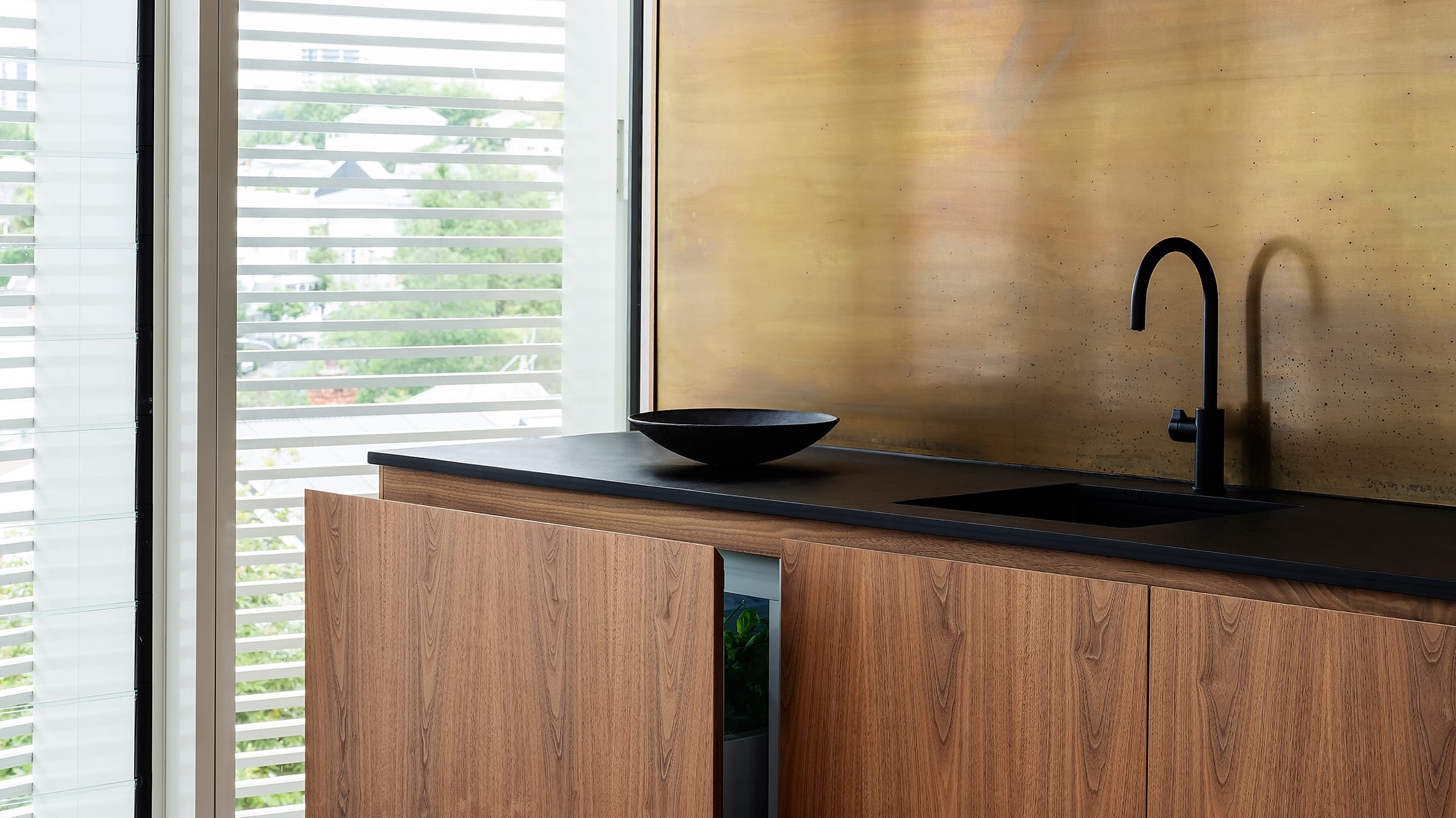 Kitchen details and the Integrated Fisher & Paykel DishDrawer™ Dishwasher
